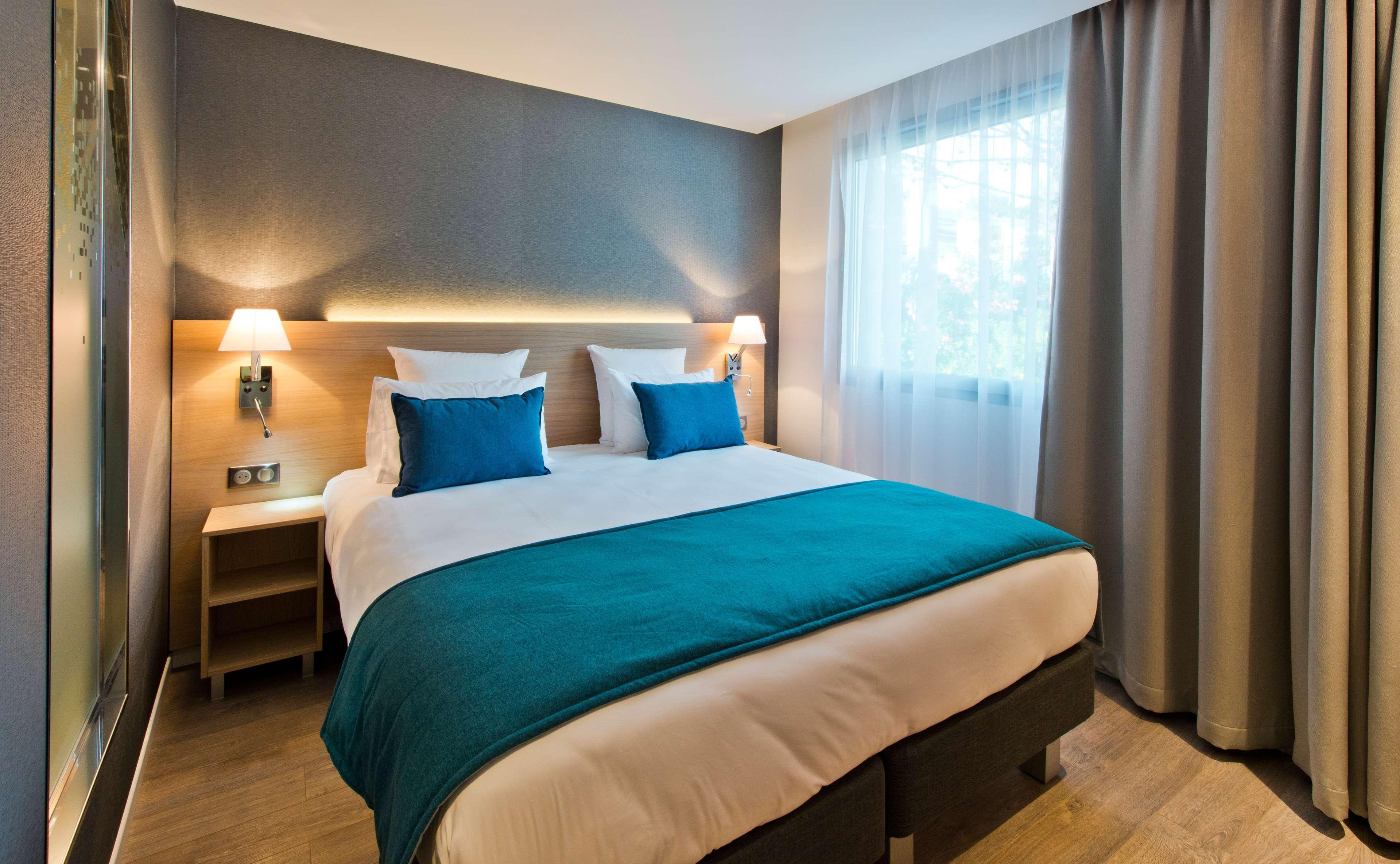 Golden Tulip Sophia Antipolis - Hotel & Spa Вальбонн Екстер'єр фото