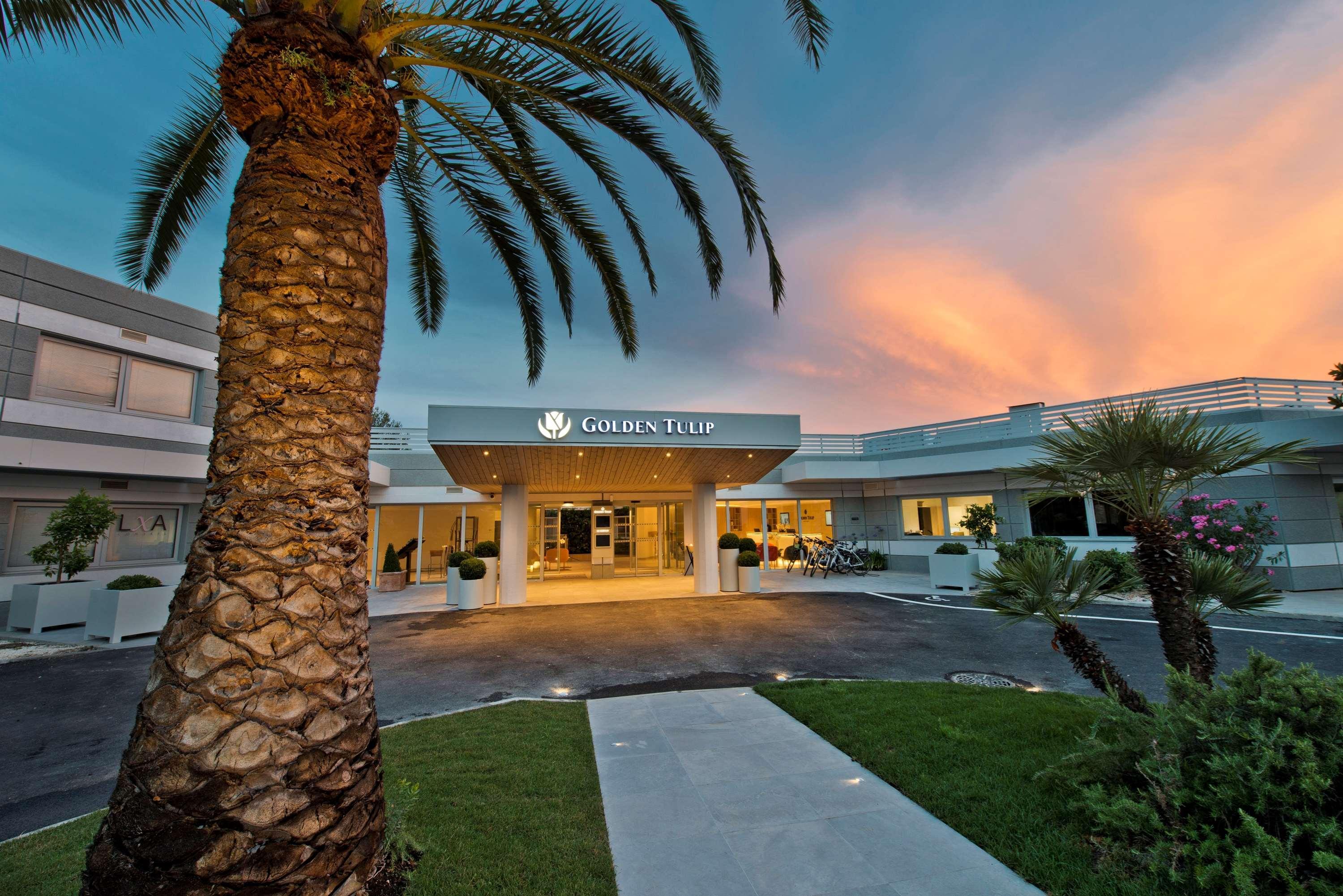Golden Tulip Sophia Antipolis - Hotel & Spa Вальбонн Екстер'єр фото