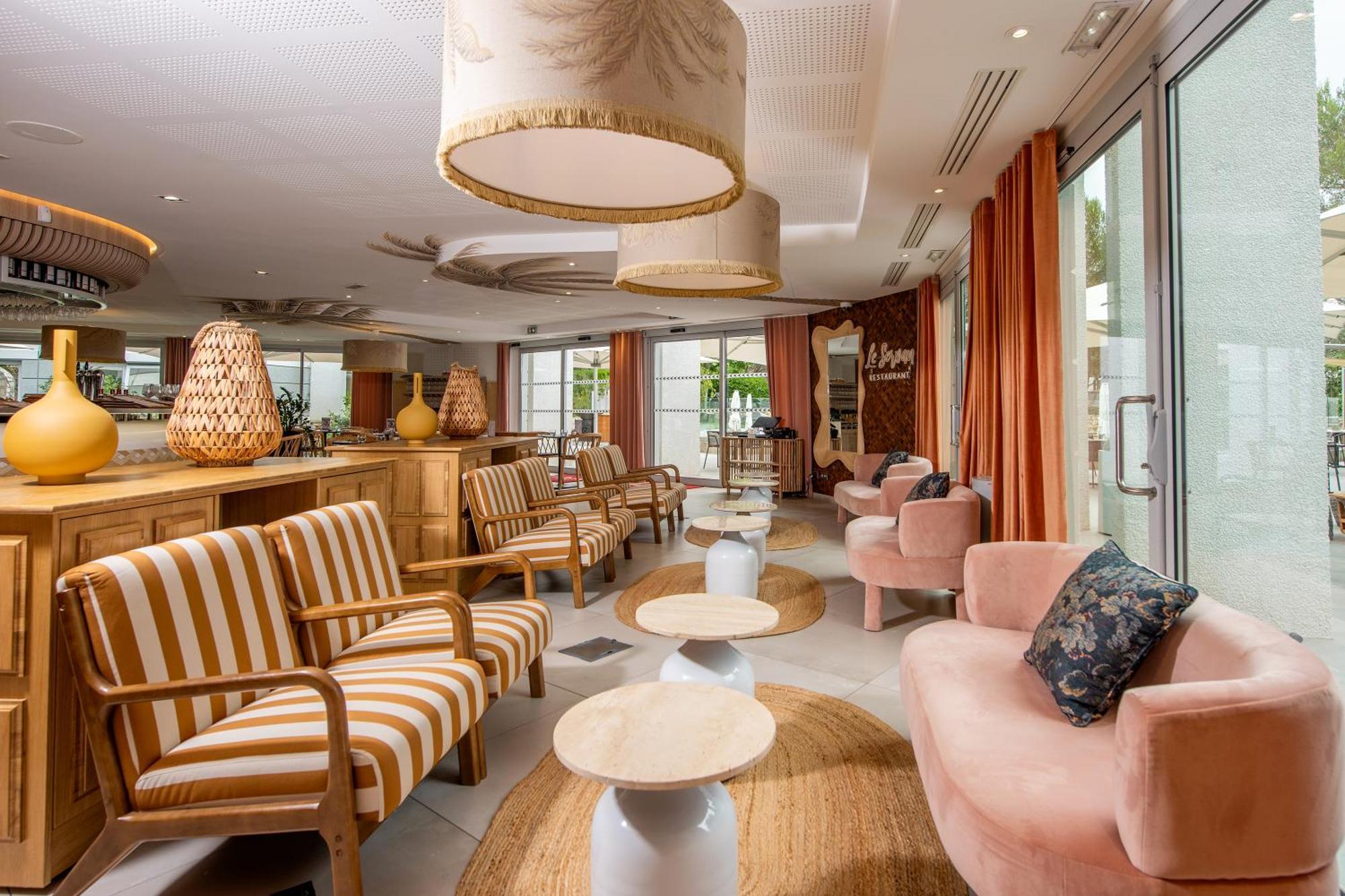 Golden Tulip Sophia Antipolis - Hotel & Spa Вальбонн Екстер'єр фото