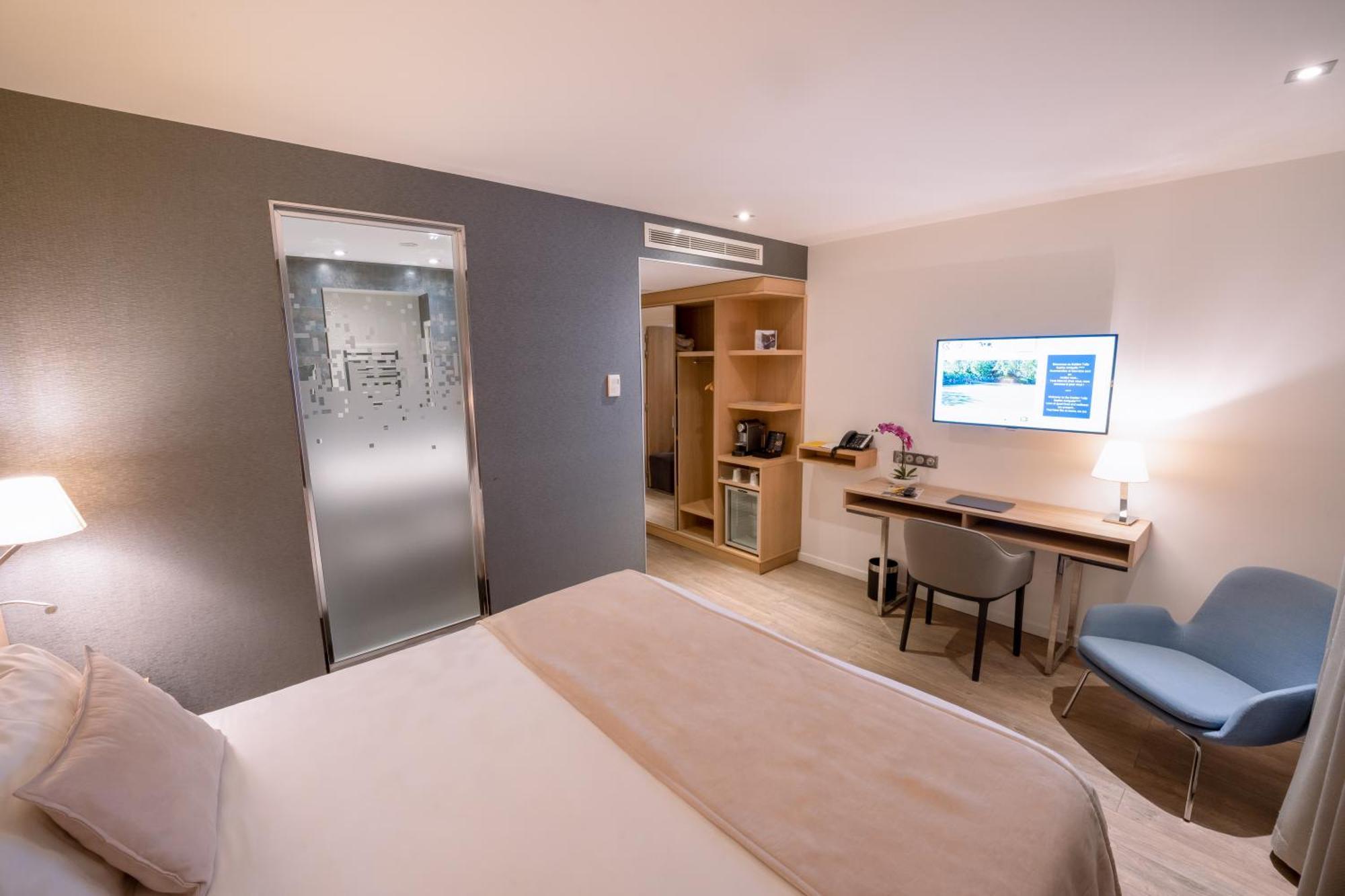 Golden Tulip Sophia Antipolis - Hotel & Spa Вальбонн Екстер'єр фото