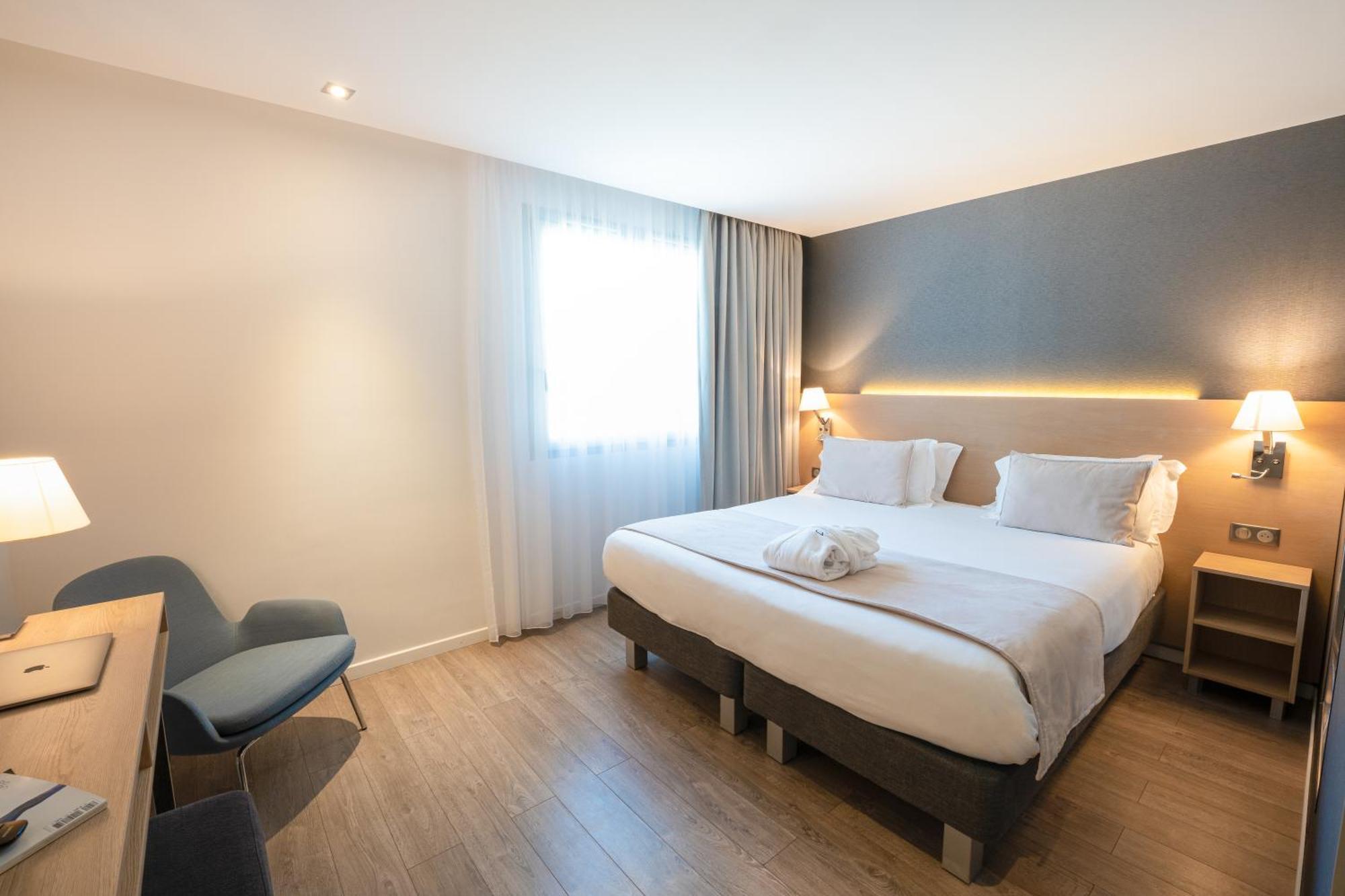 Golden Tulip Sophia Antipolis - Hotel & Spa Вальбонн Екстер'єр фото
